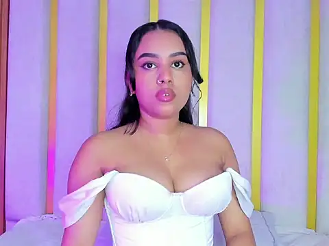Snapshot of valen_petty chatting on 19, 4, 2026 valen petty online show from 19, 4, 2026