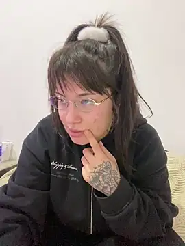 Snapshot of cherryxxox chatting on 14, 5, 2026 cherryxxox online show from 14, 5, 2026