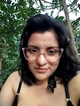 Snapshot of sienna_elara chatting on 9, 4, 2026 sienna elara online show from 9, 4, 2026