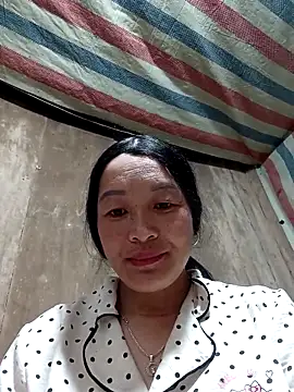Snapshot of vanlucky2 chatting on 7, 5, 2026 vanlucky2 online show from 7, 5, 2026