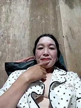 Snapshot of vanlucky2 chatting on 18, 5, 2026 vanlucky2 online show from 18, 5, 2026
