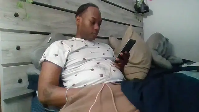 Snapshot of zdaddymm chatting on 19, 5, 2026 zdaddymm online show from 19, 5, 2026