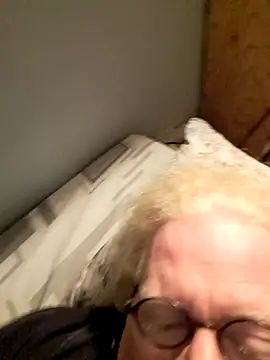 ChrisMtl83 online show from 23, 4, 2026