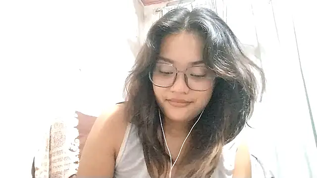 OliviaCarchi online show from 13, 4, 2026