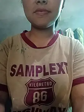 Snapshot of ross001 chatting on 9, 4, 2026 ross001 online show from 9, 4, 2026