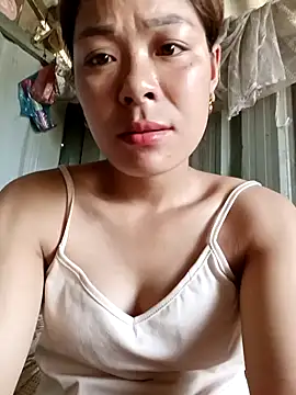 mia0033 online show from 14, 4, 2026