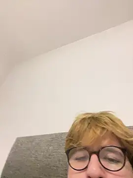 Snapshot of ardqreal chatting on 8, 4, 2026 ardqreal online show from 8, 4, 2026