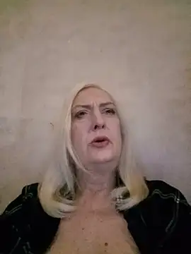 Snapshot of Julia20X chatting on 10, 5, 2026 Julia20X online show from 10, 5, 2026