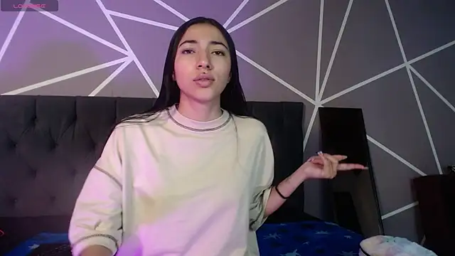 Snapshot of Violett1126 chatting on 8, 5, 2026 Violett1126 online show from 8, 5, 2026