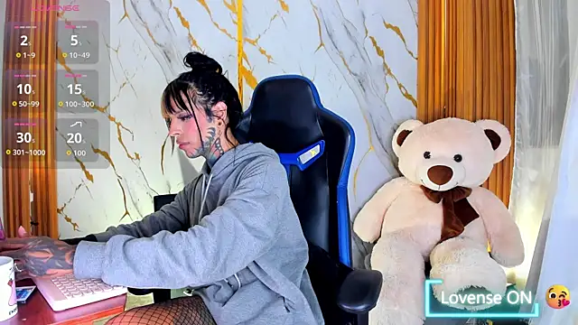 Dafne kee online show from 11, 4, 2026