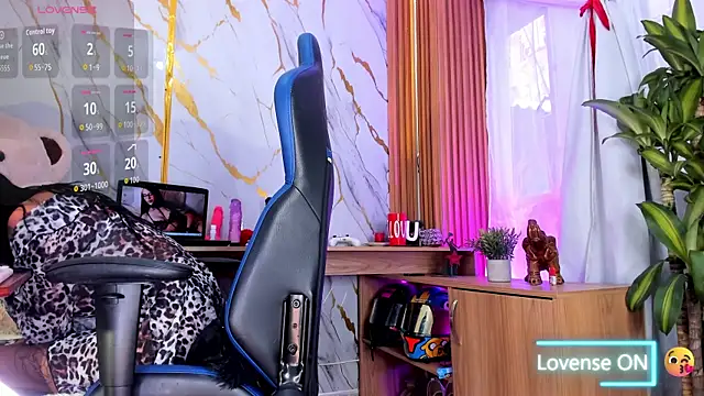 Dafne kee online show from 15, 4, 2026