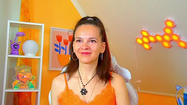 Snapshot of LeonaLane chatting on 14, 5, 2026 LeonaLane online show from 14, 5, 2026