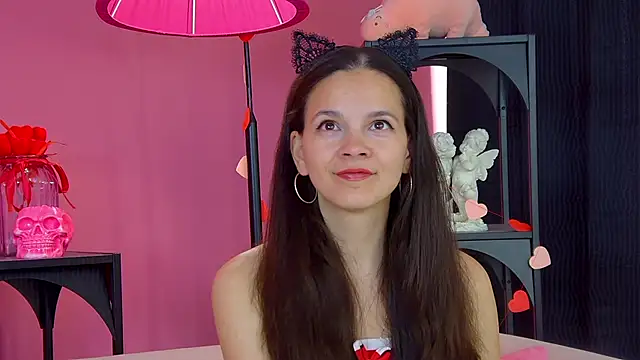 Snapshot of LeonaLane chatting on 19, 5, 2026 LeonaLane online show from 19, 5, 2026