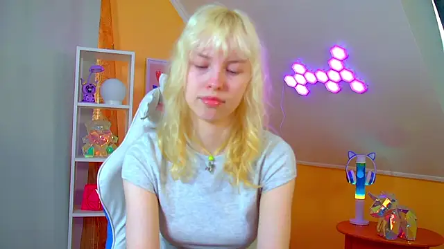 Snapshot of HannahHollis chatting on 30, 4, 2026 HannahHollis online show from 30, 4, 2026