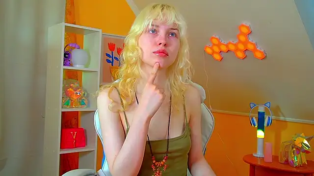 Snapshot of HannahHollis chatting on 24, 5, 2026 HannahHollis online show from 24, 5, 2026