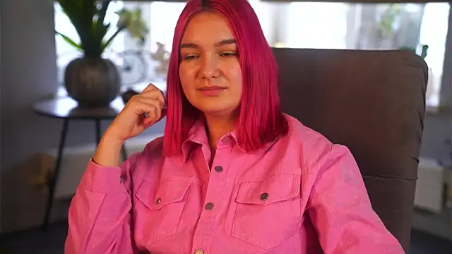 Snapshot of LindyMekee chatting on 9, 4, 2026 LindyMekee online show from 9, 4, 2026