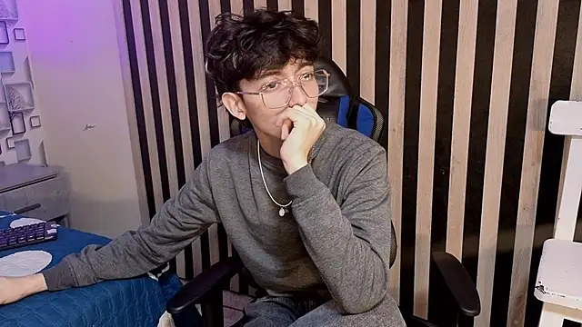 Twink Sebas7 online show from 1, 7, 2026