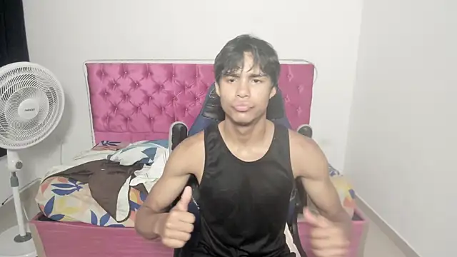 Snapshot of skinny_sam chatting on 6, 6, 2026 skinny sam online show from 6, 6, 2026