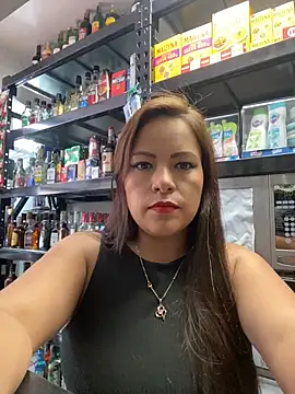 Snapshot of MIA_ROSSEEE chatting on 8, 7, 2026 MIA ROSSEEE online show from 8, 7, 2026