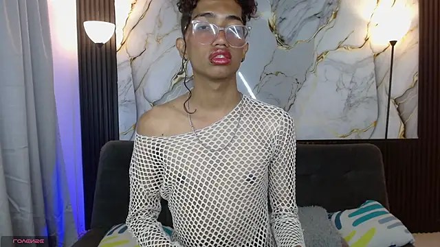 triiangel latinboy online show from 11, 5, 2026