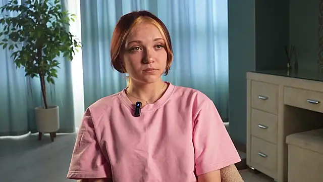 Snapshot of SonyaTacey chatting on 10, 4, 2026 SonyaTacey online show from 10, 4, 2026