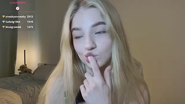 Snapshot of _Magic_smile chatting on 11, 4, 2026 Magic smile online show from 11, 4, 2026