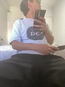 JuanF0304 online show from 15, 4, 2026