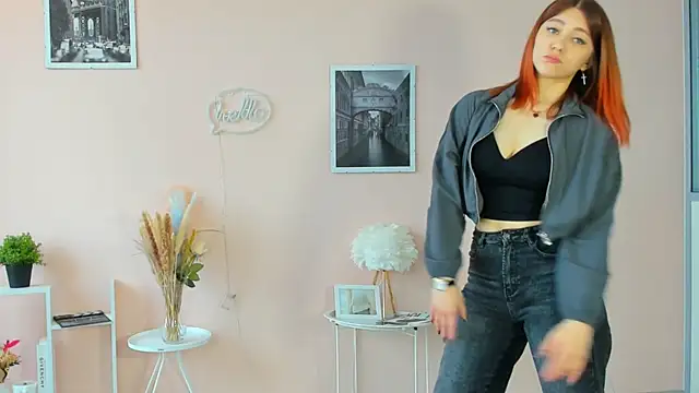 Snapshot of FallonGarza chatting on 11, 4, 2026 FallonGarza online show from 11, 4, 2026