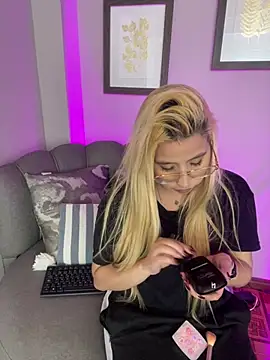 Aliss Taylor1 online show from 27, 4, 2026