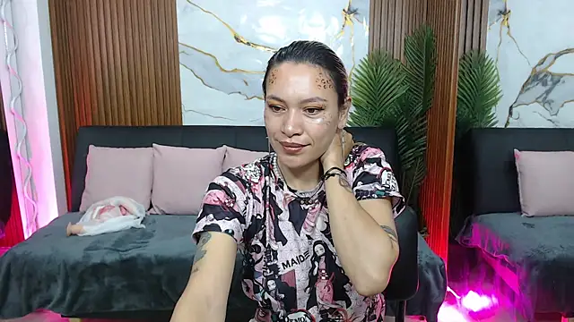 Snapshot of alonddra_tay chatting on 20, 4, 2026 alonddra tay online show from 20, 4, 2026