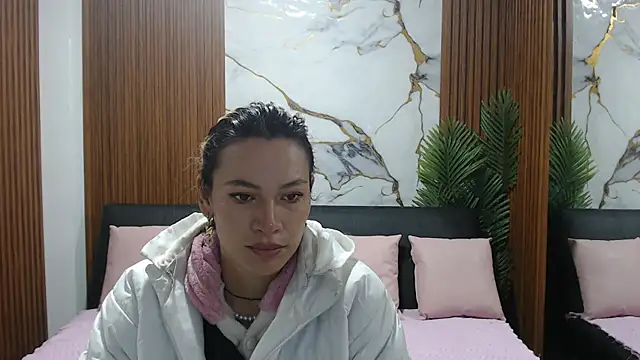 Snapshot of alonddra_tay chatting on 22, 4, 2026 alonddra tay online show from 22, 4, 2026