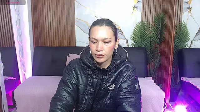 Snapshot of alonddra_tay chatting on 1, 5, 2026 alonddra tay online show from 1, 5, 2026