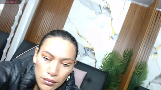 Snapshot of alonddra_tay chatting on 3, 5, 2026 alonddra tay online show from 3, 5, 2026