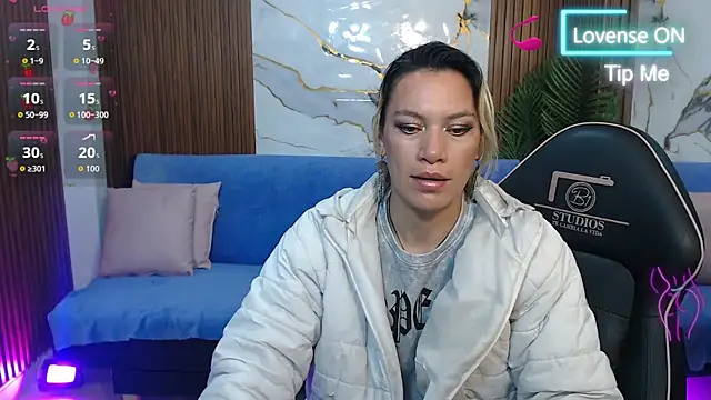 Snapshot of alonddra_tay chatting on 24, 5, 2026 alonddra tay online show from 24, 5, 2026