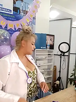 Snapshot of LUISA__07 chatting on 8, 5, 2026 LUISA 07 online show from 8, 5, 2026