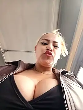 Snapshot of LUISA__07 chatting on 26, 5, 2026 LUISA 07 online show from 26, 5, 2026
