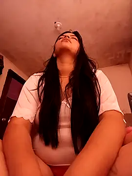 Snapshot of SOFI__10 chatting on 4, 5, 2026 SOFI 10 online show from 4, 5, 2026