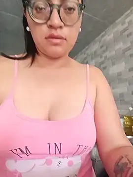 Snapshot of SOFI__10 chatting on 10, 5, 2026 SOFI 10 online show from 10, 5, 2026