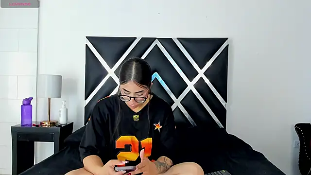 Snapshot of TomAndGia chatting on 25, 4, 2026 TomAndGia online show from 25, 4, 2026