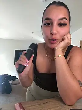 Miavelvetxoxo online show from 23, 6, 2026