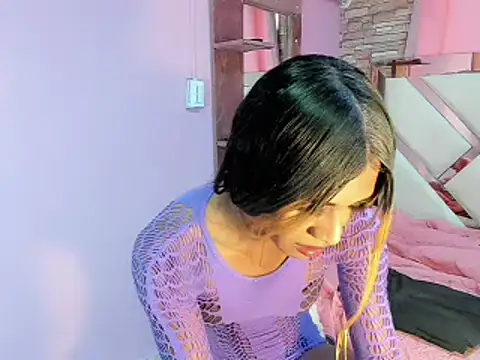 Naomisaenz01 online show from 27, 5, 2026