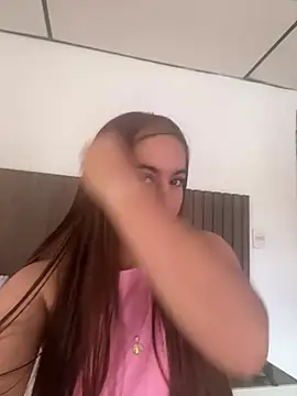 Snapshot of Aitana_Lux chatting on 13, 4, 2026 Aitana Lux online show from 13, 4, 2026