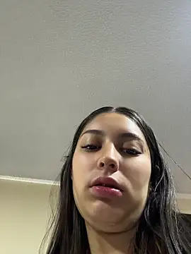 Snapshot of Lucyfer-fire chatting on 24, 4, 2026 Lucyfer-fire online show from 24, 4, 2026