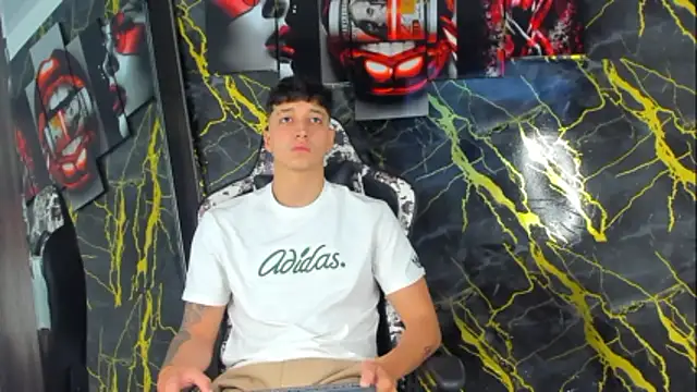 Snapshot of eithan_boy_ chatting on 16, 4, 2026 eithan boy online show from 16, 4, 2026