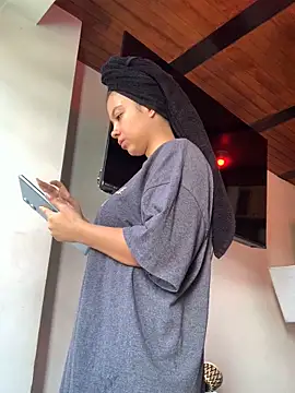 NefertitiXO online show from 18, 6, 2026