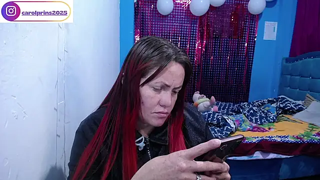 Snapshot of carolinhe26 chatting on 15, 4, 2026 carolinhe26 online show from 15, 4, 2026