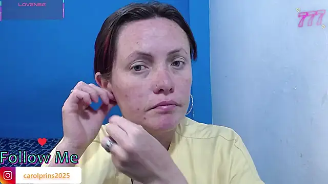 Snapshot of carolinhe26 chatting on 9, 5, 2026 carolinhe26 online show from 9, 5, 2026