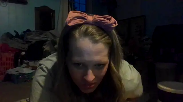 Snapshot of BOUNCYdddBRE chatting on 8, 5, 2026 BOUNCYdddBRE online show from 8, 5, 2026