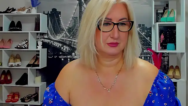 Snapshot of DianaFrances chatting on 17, 5, 2026 DianaFrances online show from 17, 5, 2026