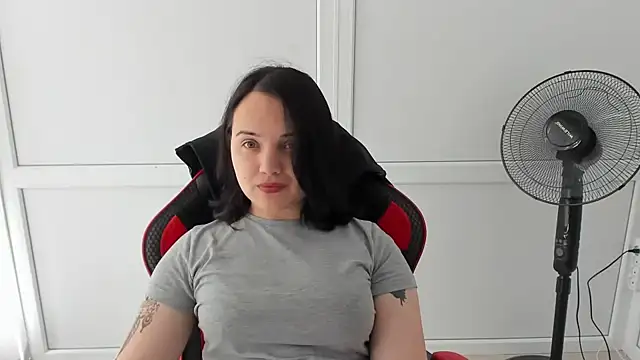 Snapshot of Caroline_cutte chatting on 10, 6, 2026 Caroline cutte online show from 10, 6, 2026